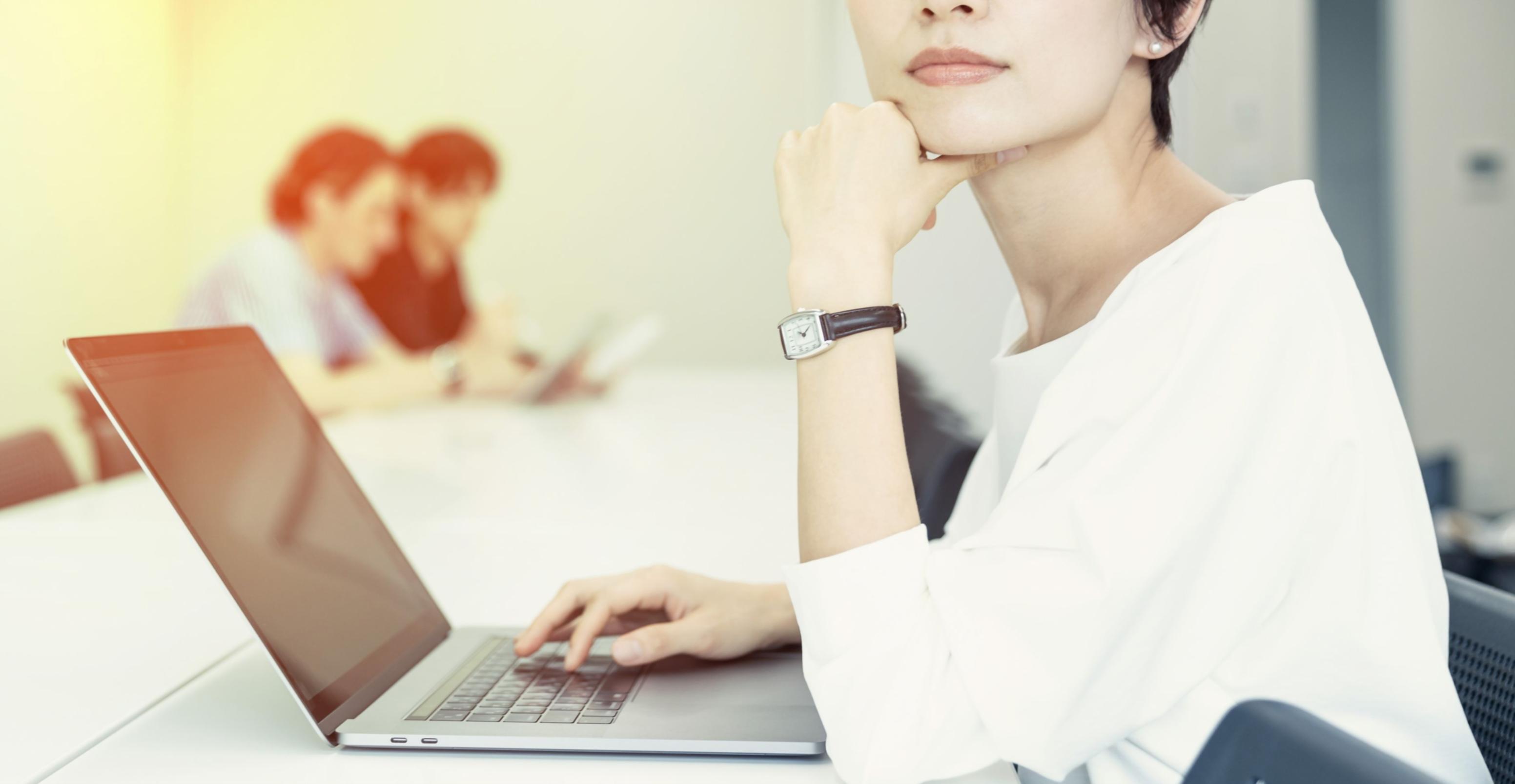 Vue panoramique sur un environnement naturel illustrant notre approche éthique